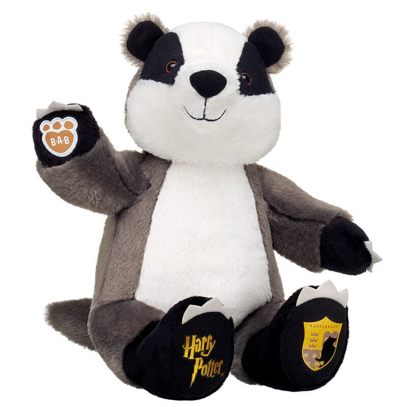 Online Exclusive HUFFLEPUFF™ Badger