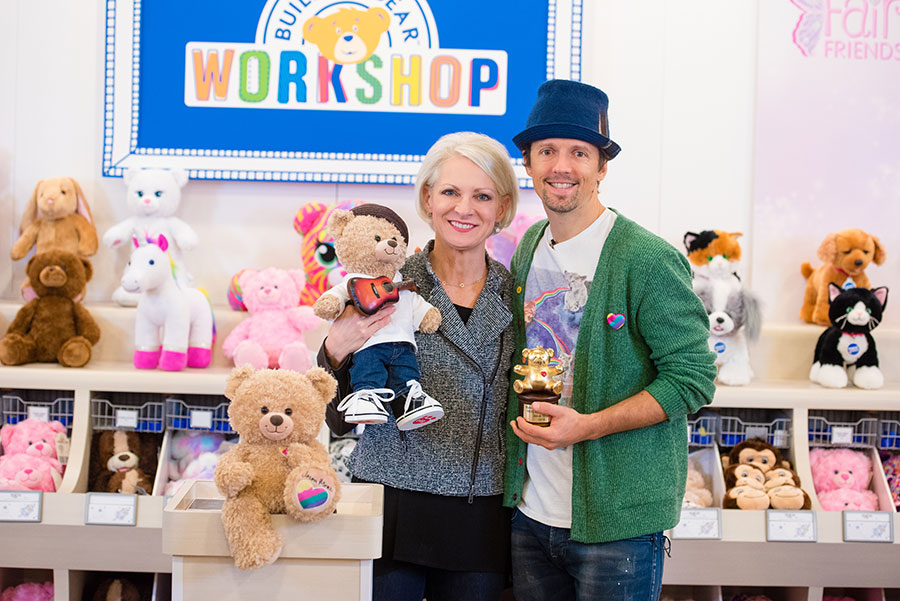 Build-A-Bear CEO Sharon John with Jason Mraz